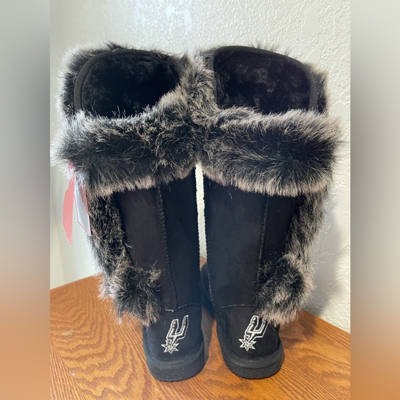New Faux Fur San Antonio Spurs Bling Black Boots Size 7 - Picture 10 of 13
